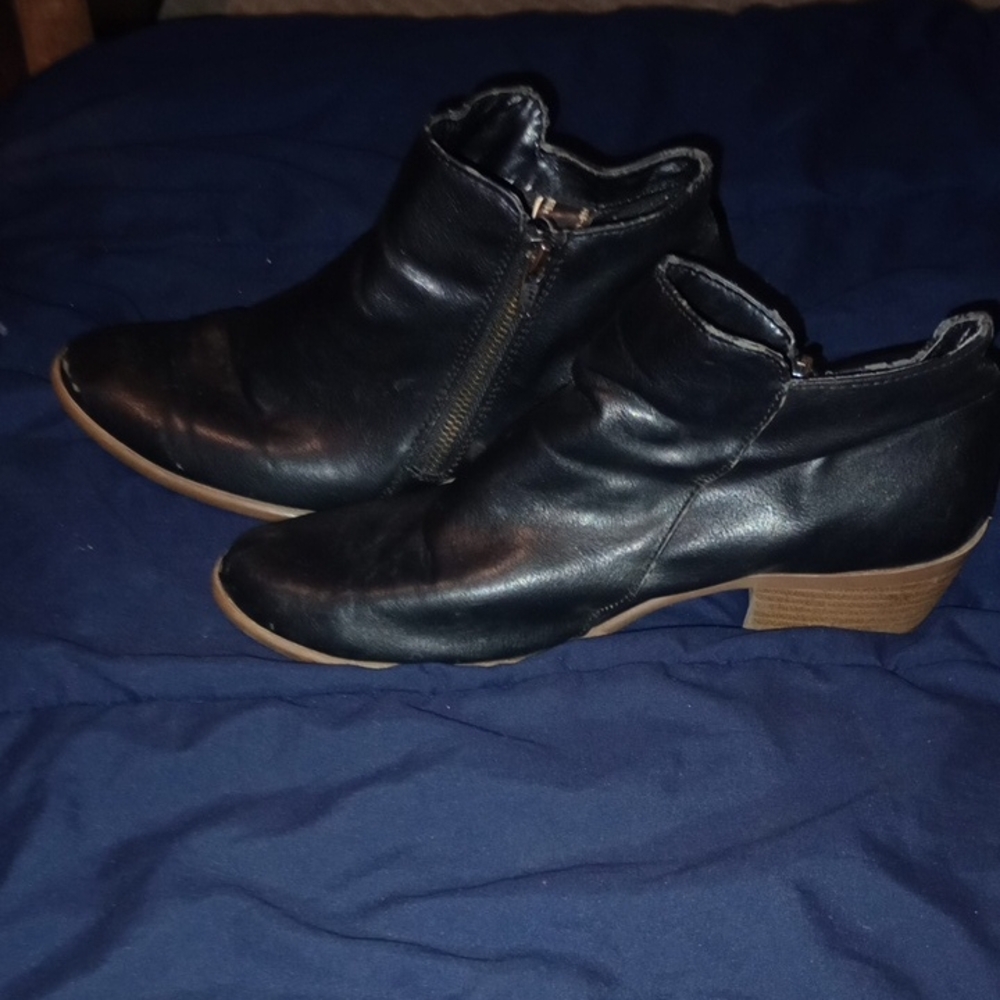 American Eagle Outfitters Black Ankle Booties